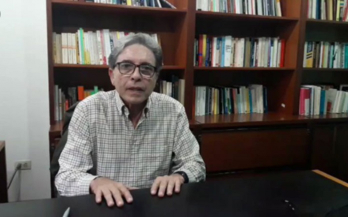 Márquez : la permanencia de Maduro y las pugnas de la oposición son los factores que más desaniman