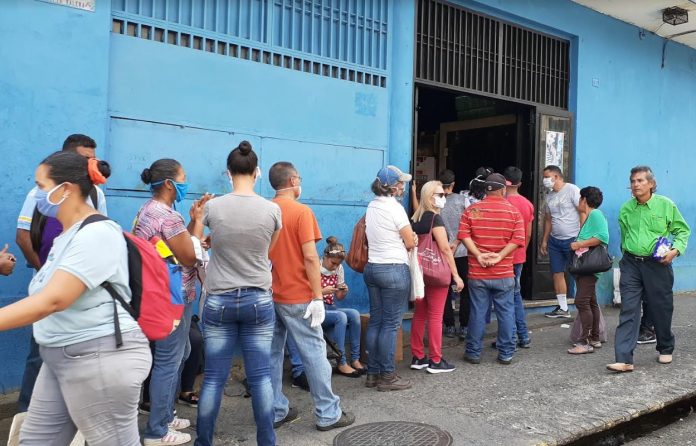 Los abastos y mini mercados no pueden reabastecerse por la escasez de combustible en Trujillo. Foto: María Gabriela Danieri.