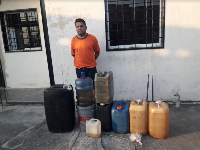 Los detenidos por presunta venta ilegal de gasolina en Yaracuy fueron puesto a la orden del Ministerio Público | Foto: Prensa Gobernación.