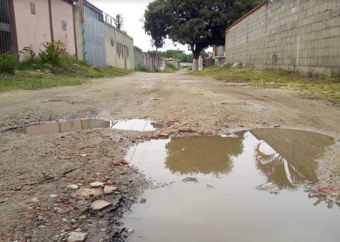 Barradas ubicadas a unos 10 minutos del casco central de al capital yaracuyana siguen teniendo calles de tierra | Foto: Johan Prieto Andrade